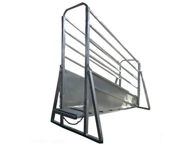 Adjustable Cattle Loading Ramp